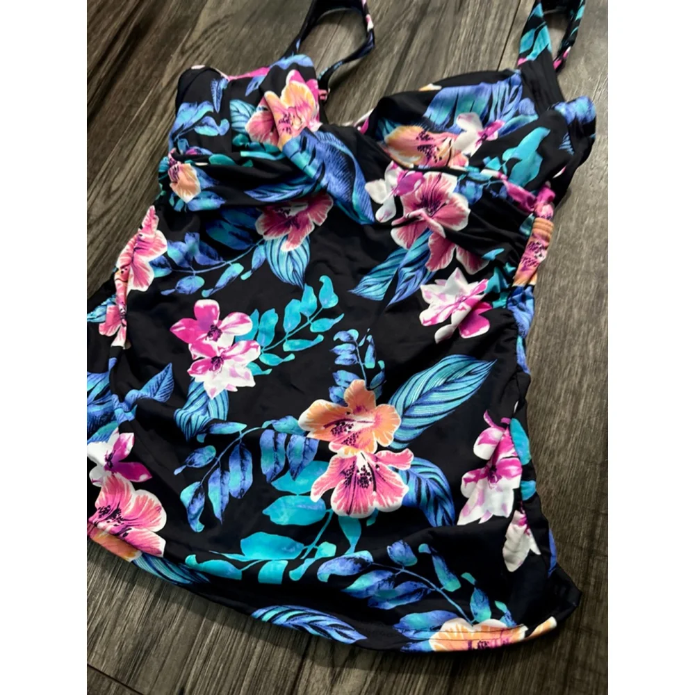 Lands End Size 4 Underwire Tankini $64.95 Originally - Picture 3 of 8